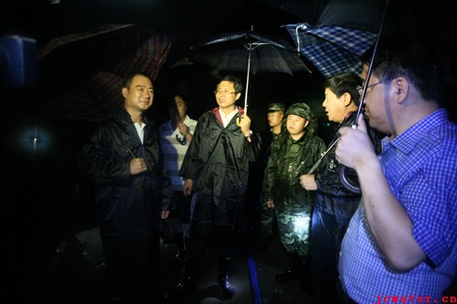 我市遭遇特大暴雨袭击